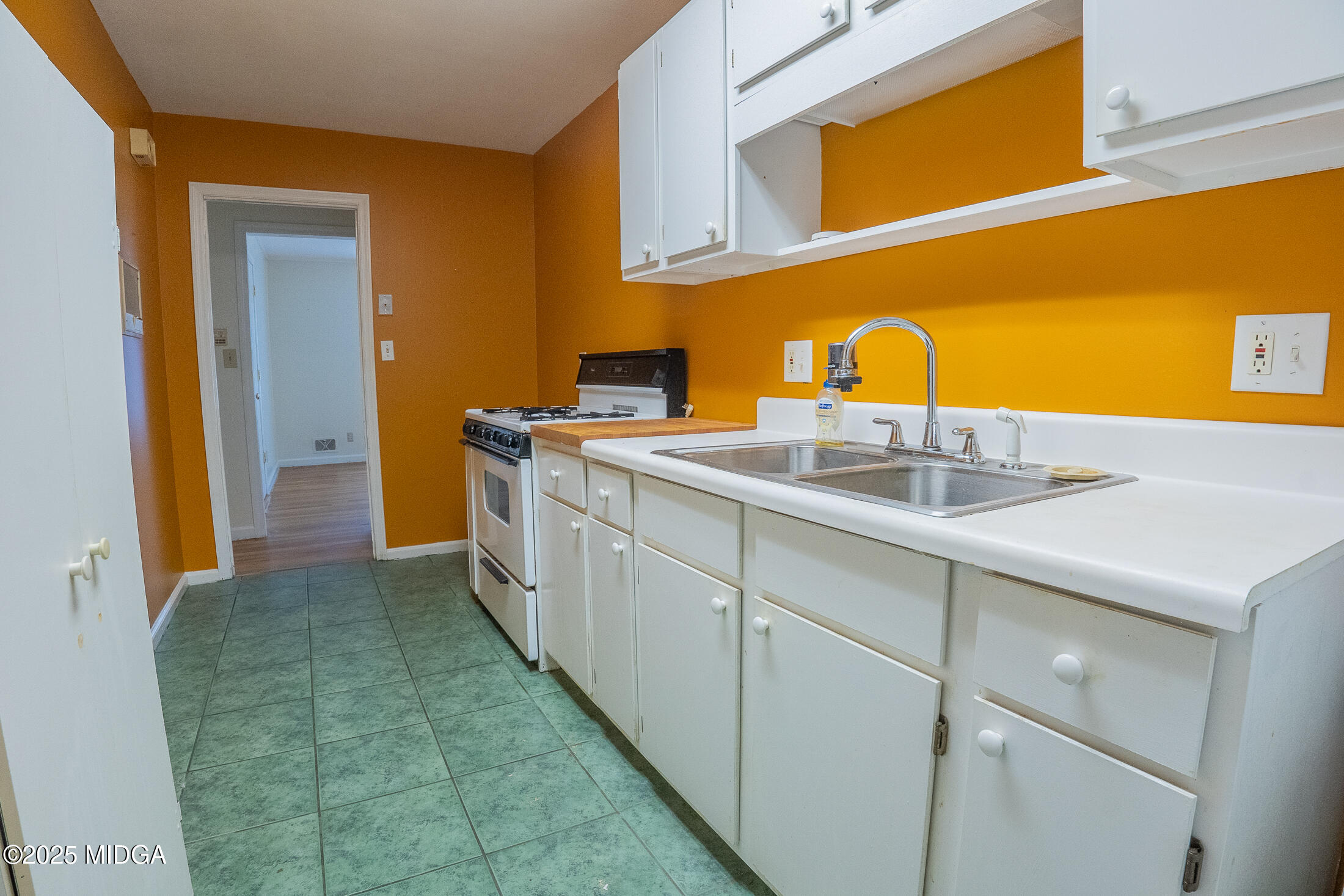 2939 General Lee Road Macon, GA 31204 - Photo 30 of 38 a bathroom with a sink and a mirror