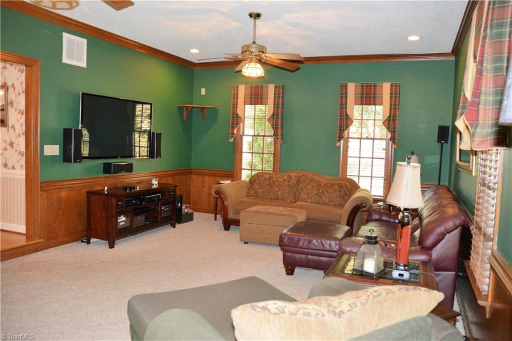 1506 Rankin Road Greensboro, NC 27405 - Photo 4 of 19 Gallery Image 4