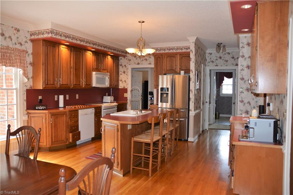 1506 Rankin Road Greensboro, NC 27405 - Photo 8 of 19 Gallery Image 8