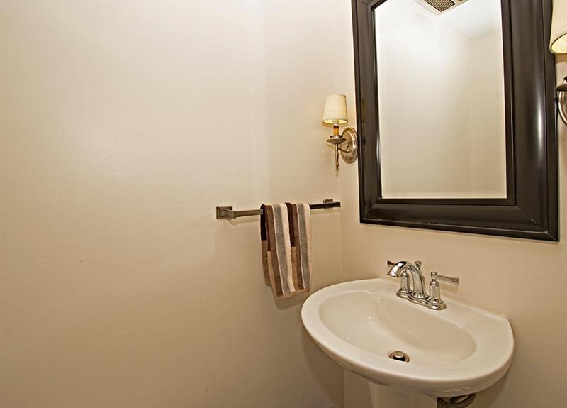 1724 Fox Chapel Road Pittsburgh, PA 15238 - Photo 11 of 25 Gallery Image 11