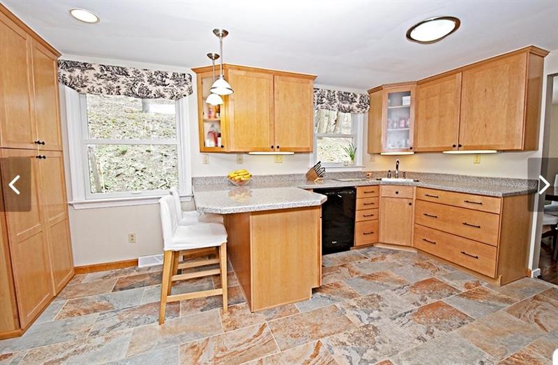 1724 Fox Chapel Road Pittsburgh, PA 15238 - Photo 6 of 25 Gallery Image 6