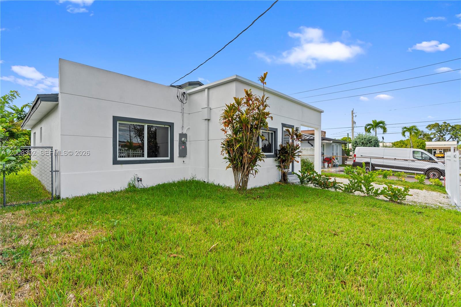 5658 Southwest 1st Street Miami, FL 33144 - Photo 6 of 40 Gallery Image 6