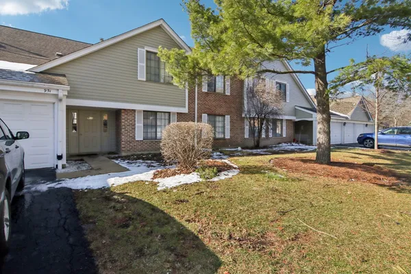 $265,000 | 951 Yosemite Trail, Unit A, Roselle, IL 60172