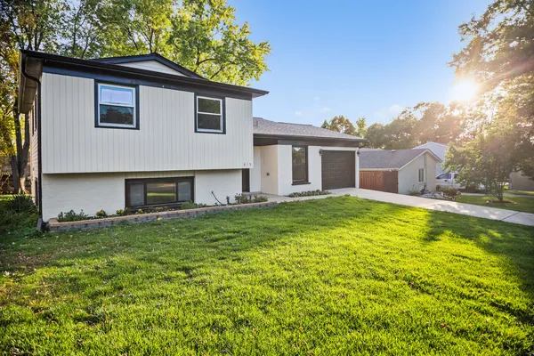 $385,000 | 615 Nolan Avenue, Glendale Heights, IL 60139
