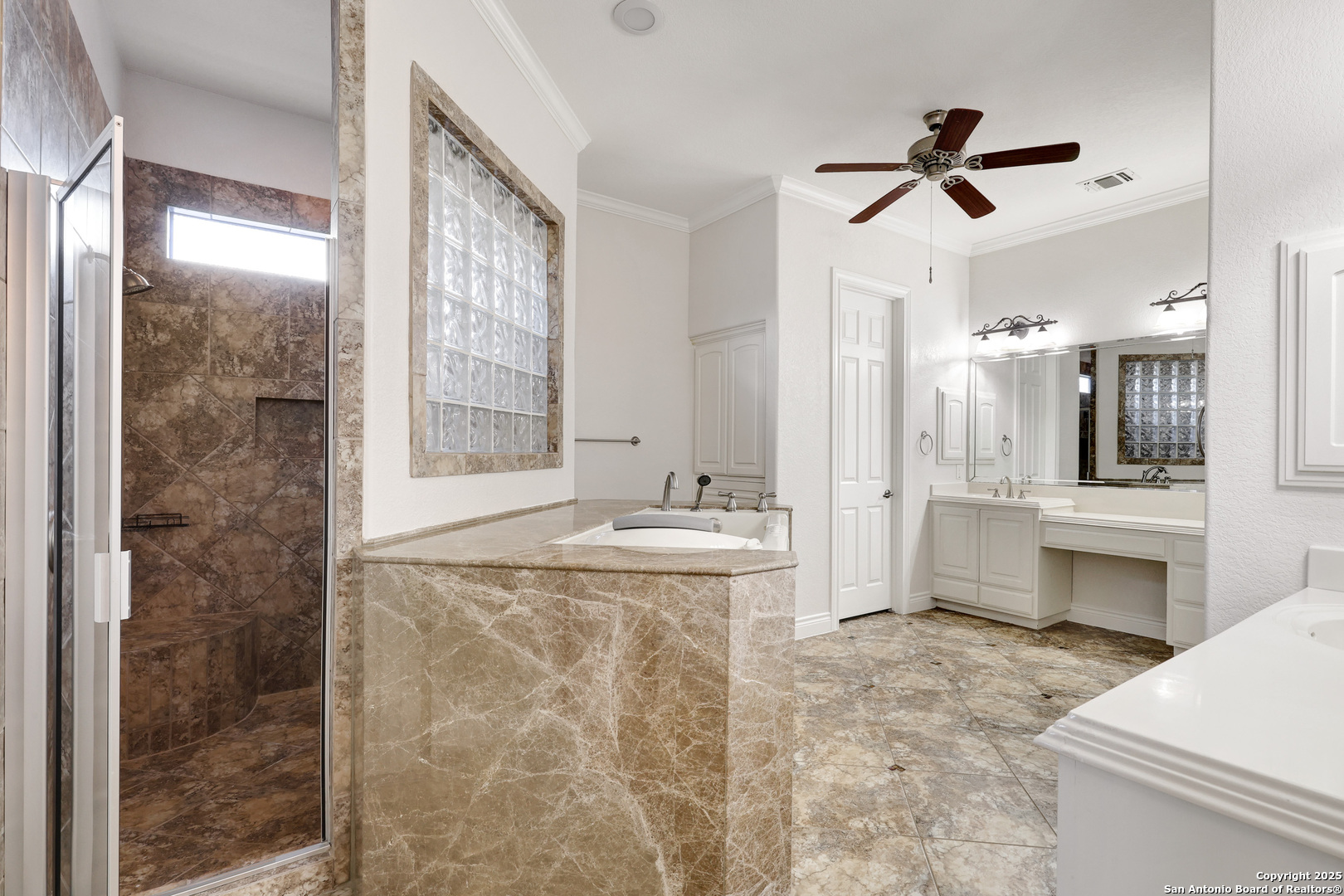 438 Pueblo Pintado Helotes, TX 78023 - Photo 17 of 42