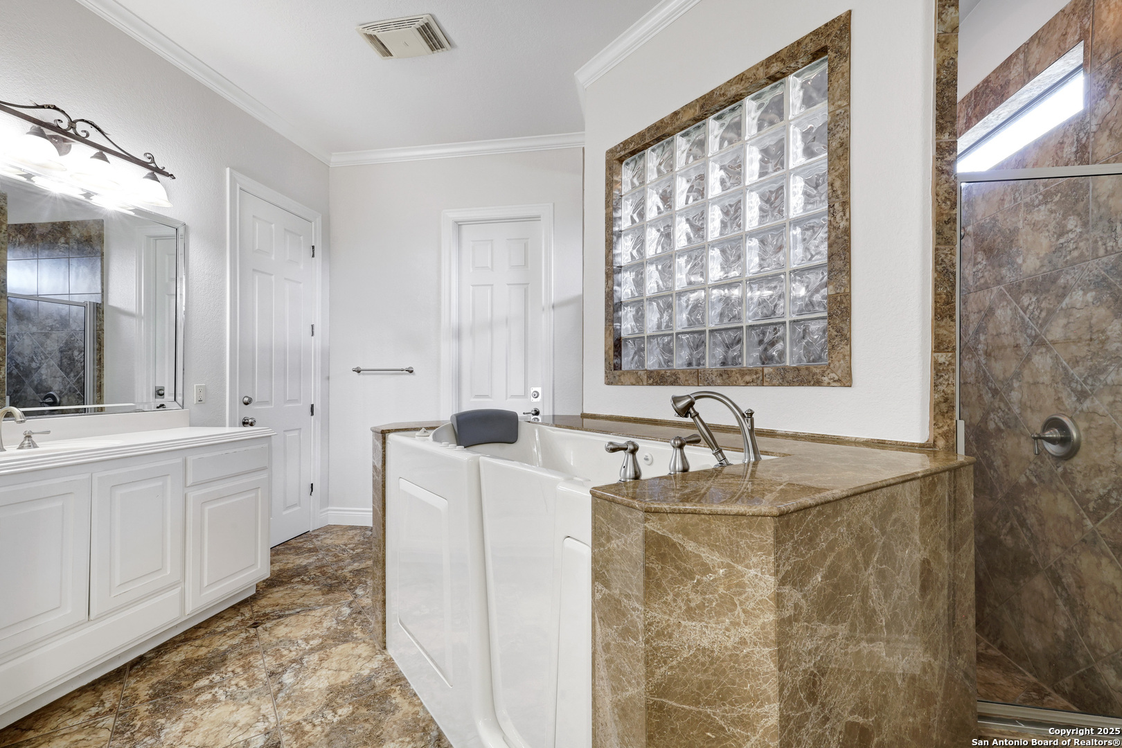 438 Pueblo Pintado Helotes, TX 78023 - Photo 18 of 42