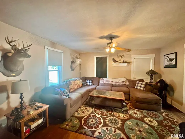 $156,000 | 952 North 200th Avenue, Quincy, IL 62305