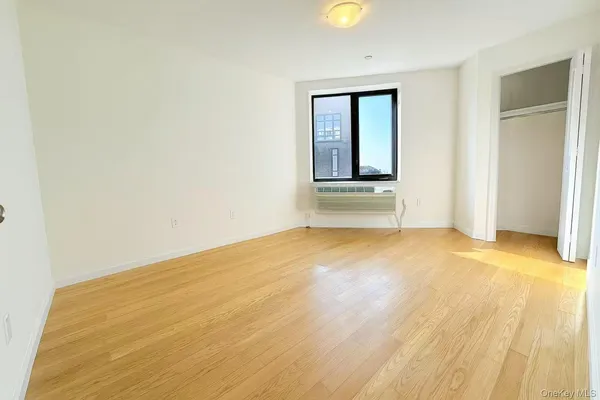 $688,000 | 60-70 Woodhaven Boulevard, Unit 4E | Rego Park