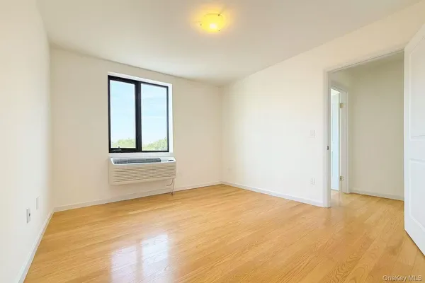 $688,000 | 60-70 Woodhaven Boulevard, Unit 4E | Rego Park