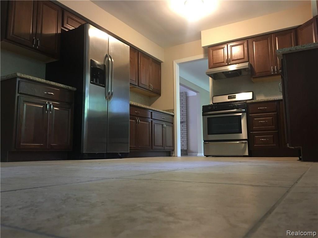 36415 Paddleford Road Farmington Hills, MI 48331 - Photo 7 of 22