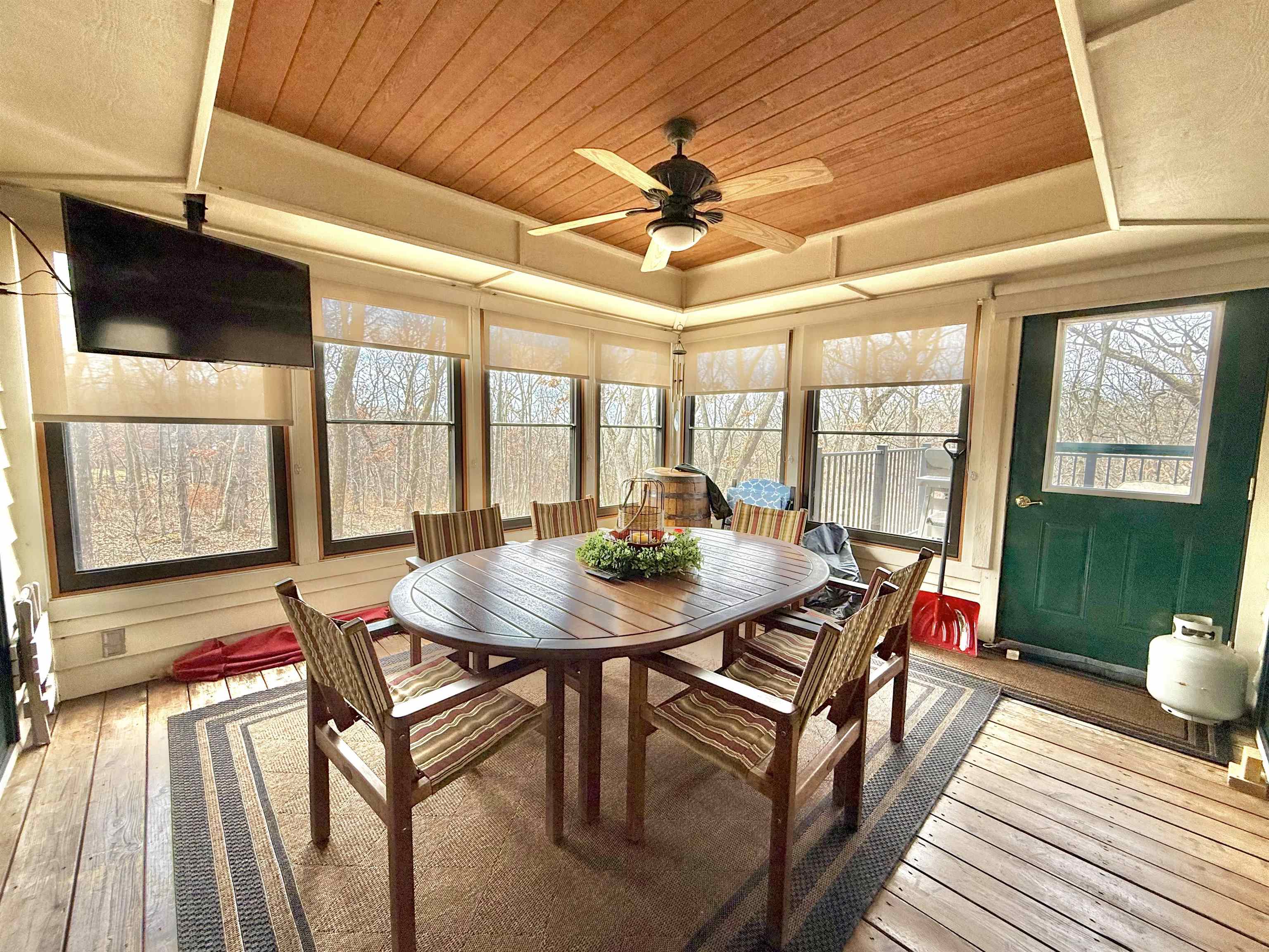 1 Tamarack Row Elizabeth, IL 61028 - Photo 31 of 38 a view of a dining room with furniture a chandelier and wooden floor