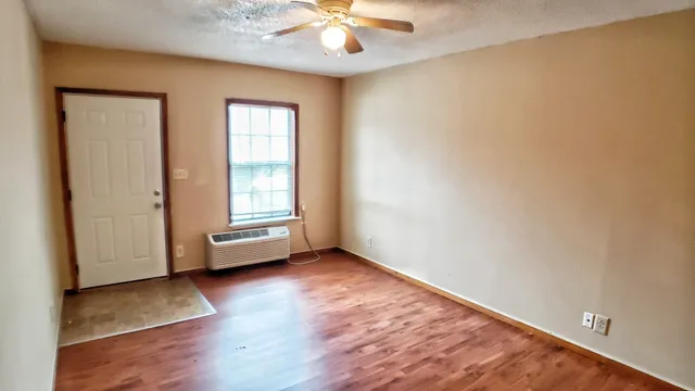 $795 | 704 Peachers Drive, Unit A, Clarksville, TN 37042