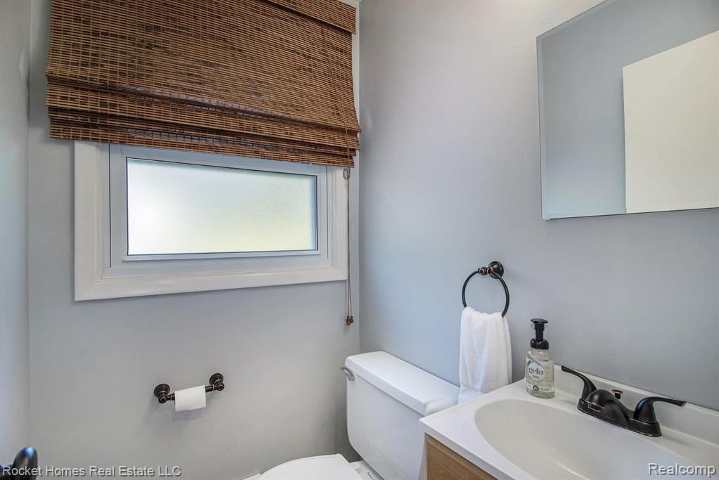 180 Montmorency Road Rochester Hills, MI 48307 - Photo 20 of 32