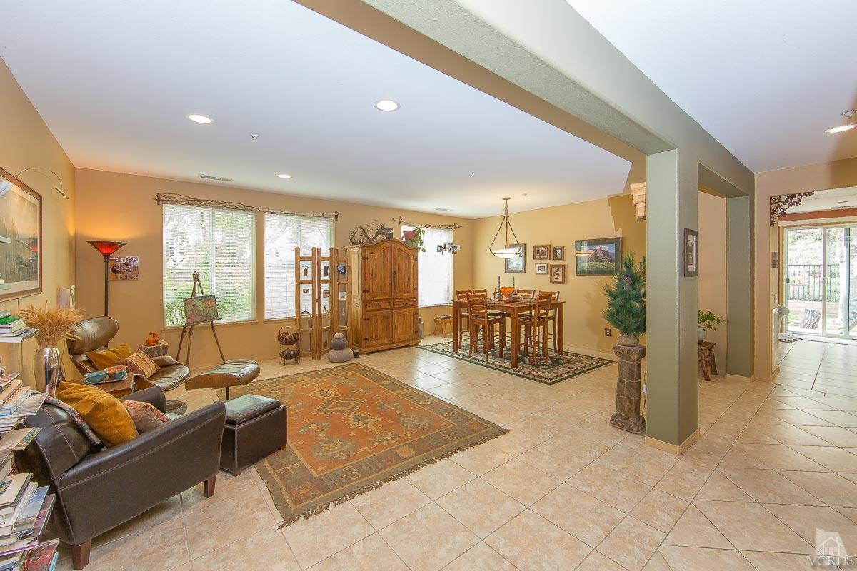 1487 Hidden Ranch Drive Simi Valley, CA 93063 - Photo 3 of 28 a living room with furniture