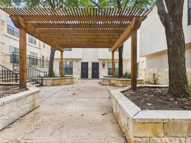 $2,145 | 711 West 32nd Street, Unit 155, Austin, TX 78705