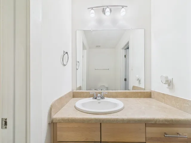 $2,145 | 711 West 32nd Street, Unit 155, Austin, TX 78705