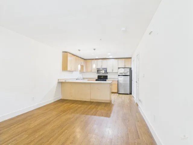 $2,145 | 711 West 32nd Street, Unit 155, Austin, TX 78705