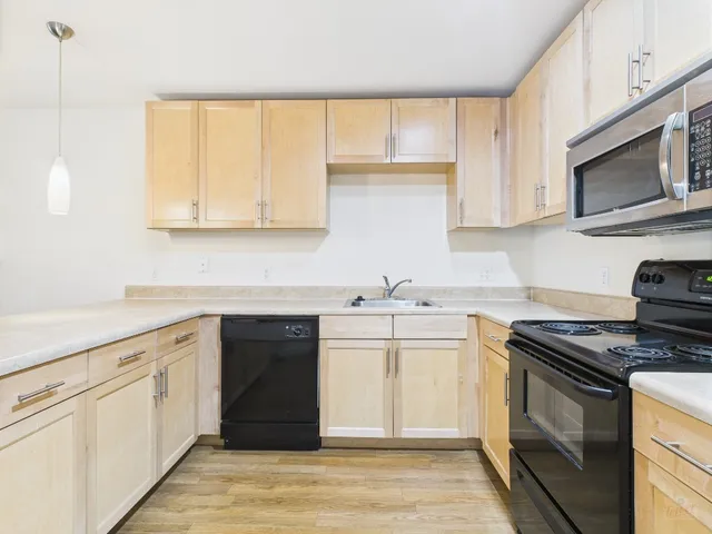 $2,145 | 711 West 32nd Street, Unit 155, Austin, TX 78705
