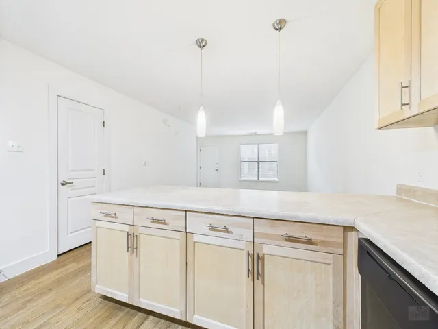 $2,145 | 711 West 32nd Street, Unit 155, Austin, TX 78705