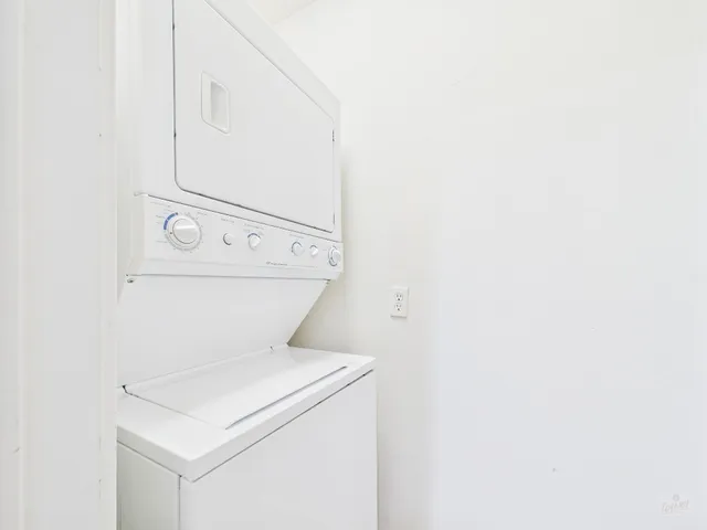 $2,145 | 711 West 32nd Street, Unit 155, Austin, TX 78705