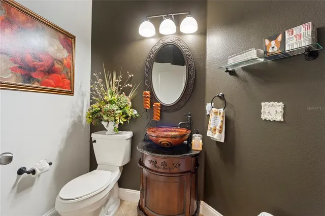 a view of entryway and hall