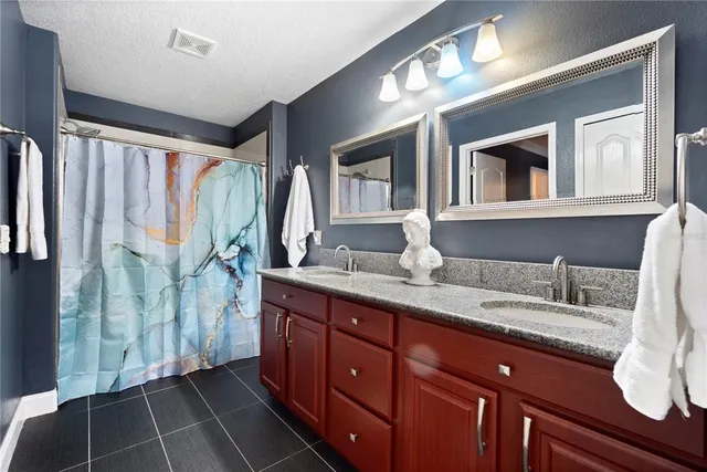 a bathroom with a toilet