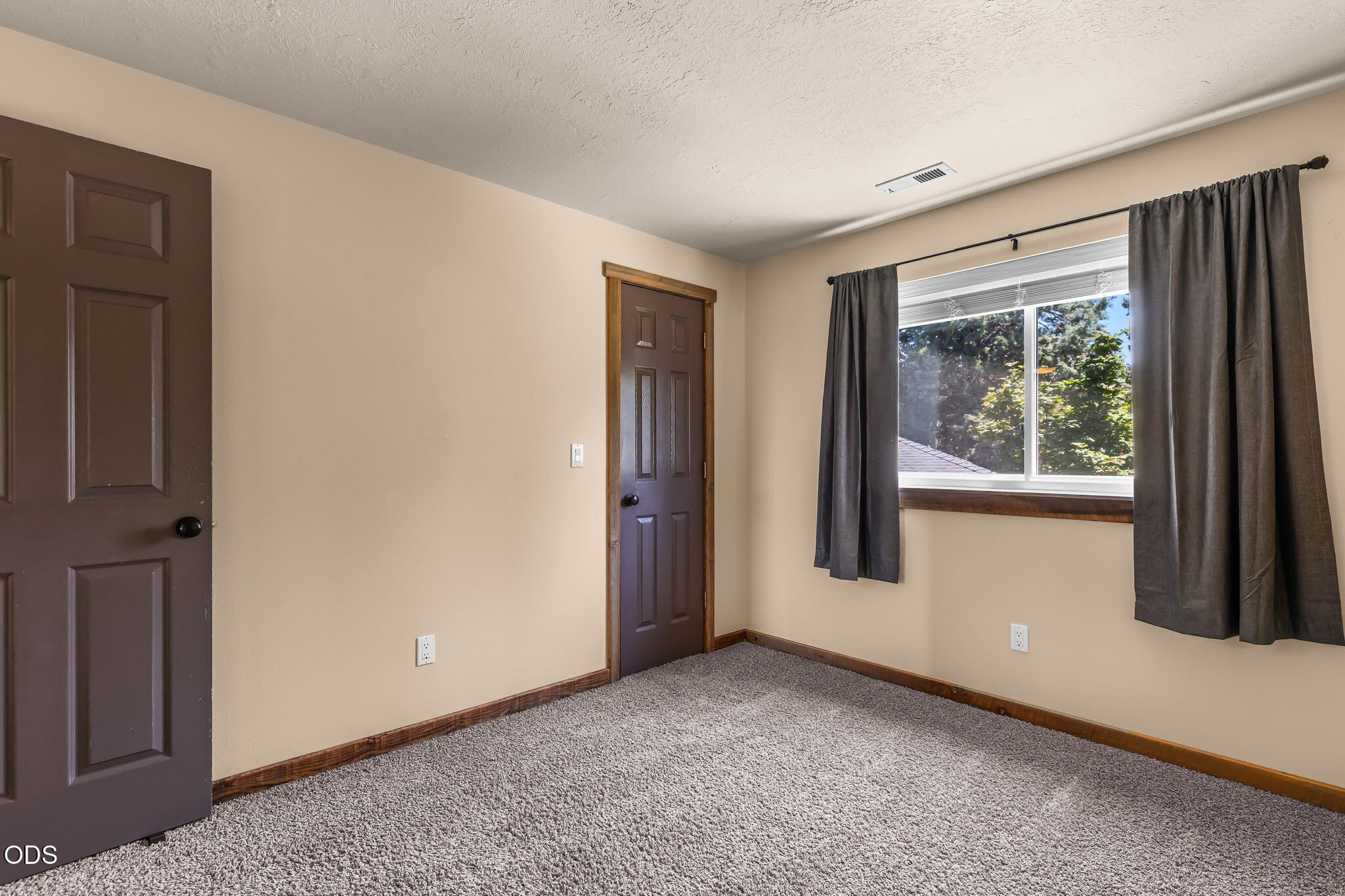 2486 Southwest Valleyview Drive Redmond, OR 97756 - Photo 37 of 55
