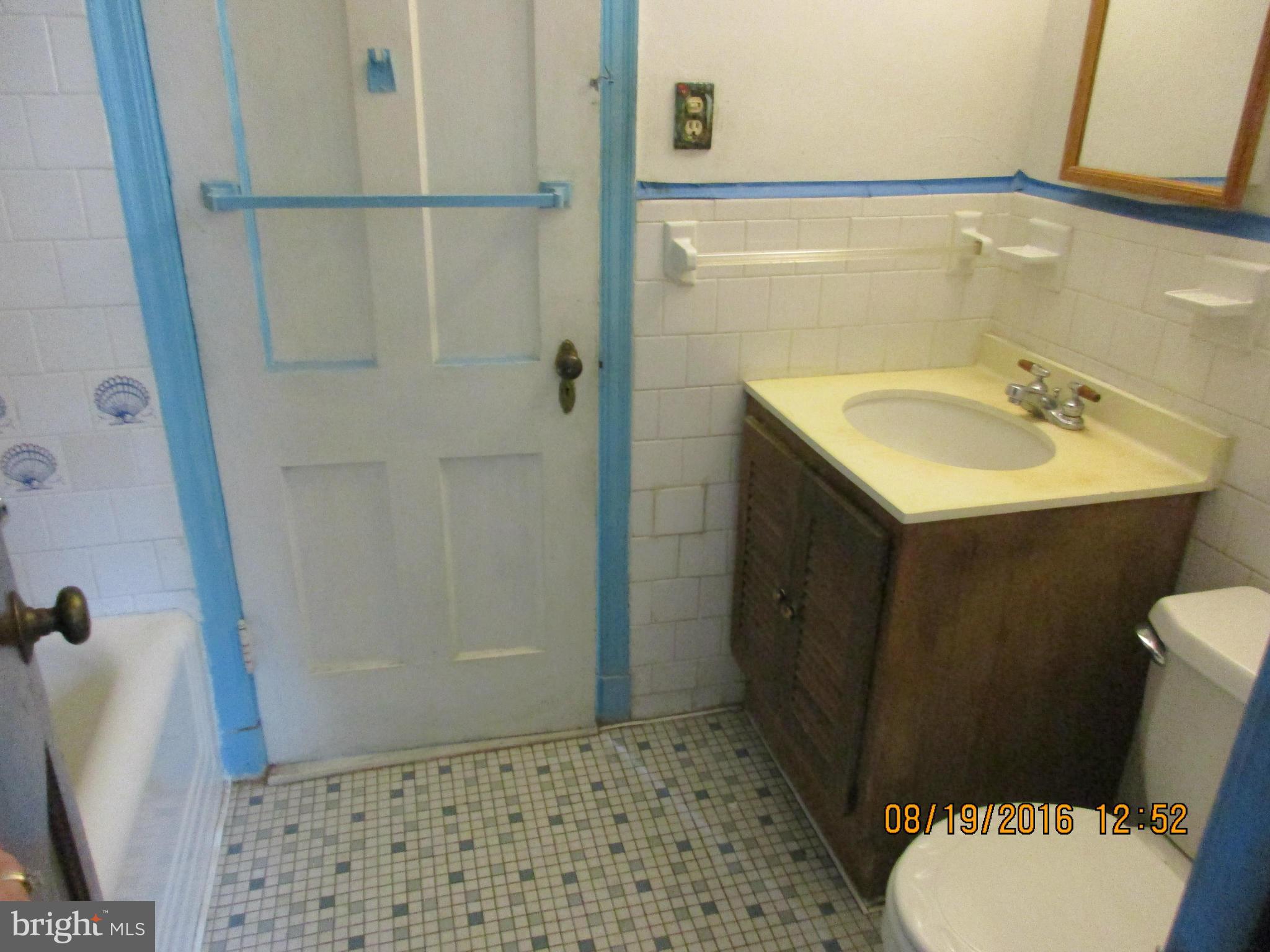 701 Wayne Avenue Silver Spring, MD 20910 - Photo 5 of 10 Bath