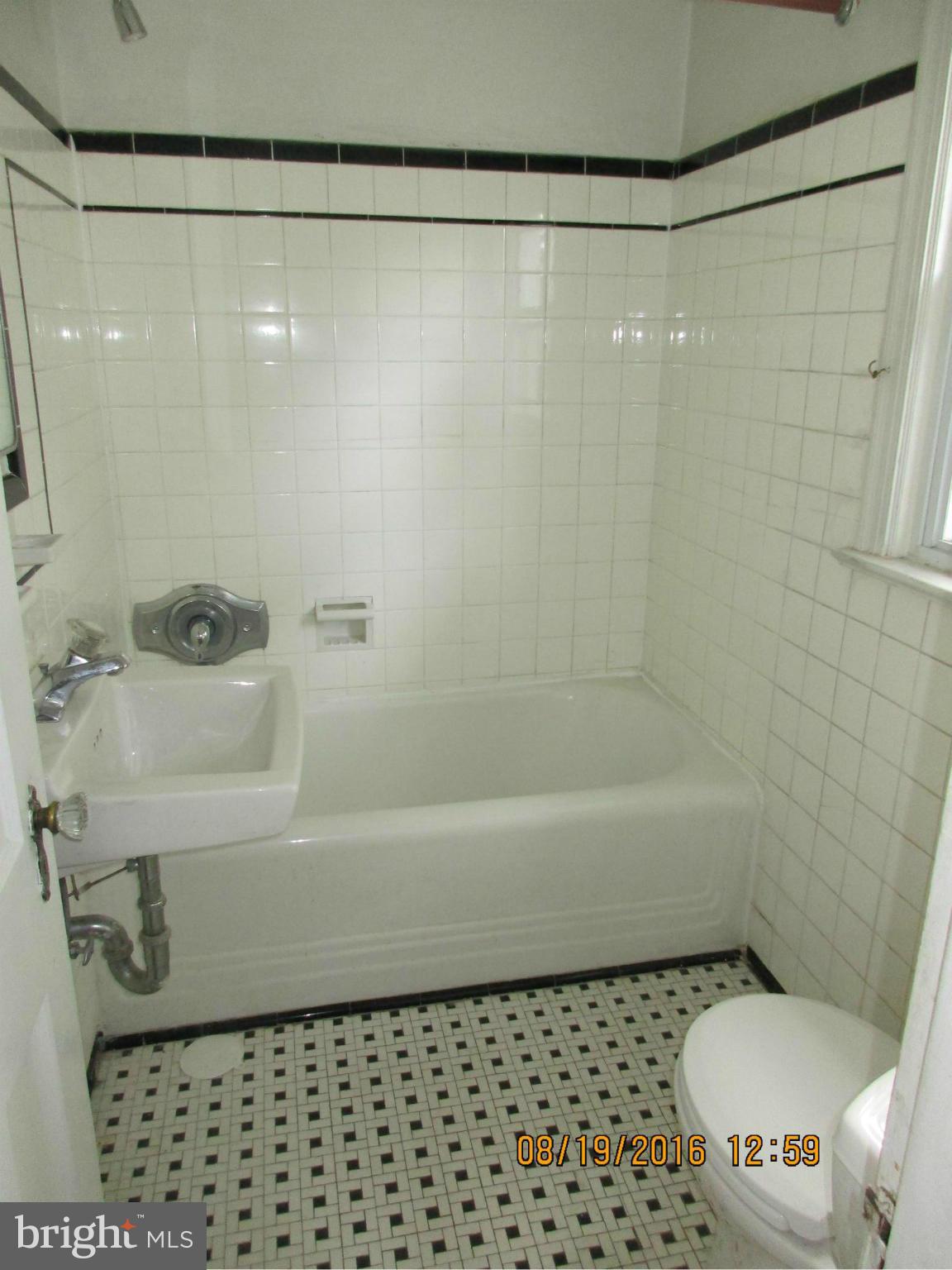 701 Wayne Avenue Silver Spring, MD 20910 - Photo 9 of 10 Bath