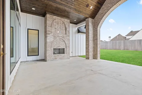 $950,000 | 305 Sunset Palm Court, Youngsville, LA 70592