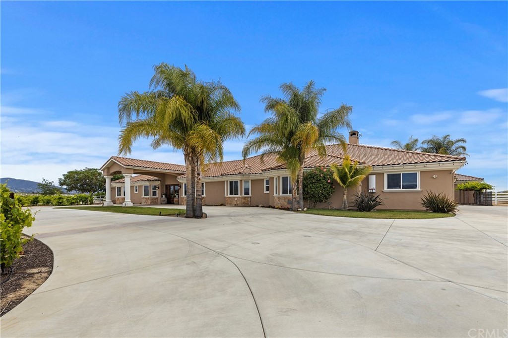 35767 Vía Las Ramblas Temecula, CA 92592 - Photo 2 of 74