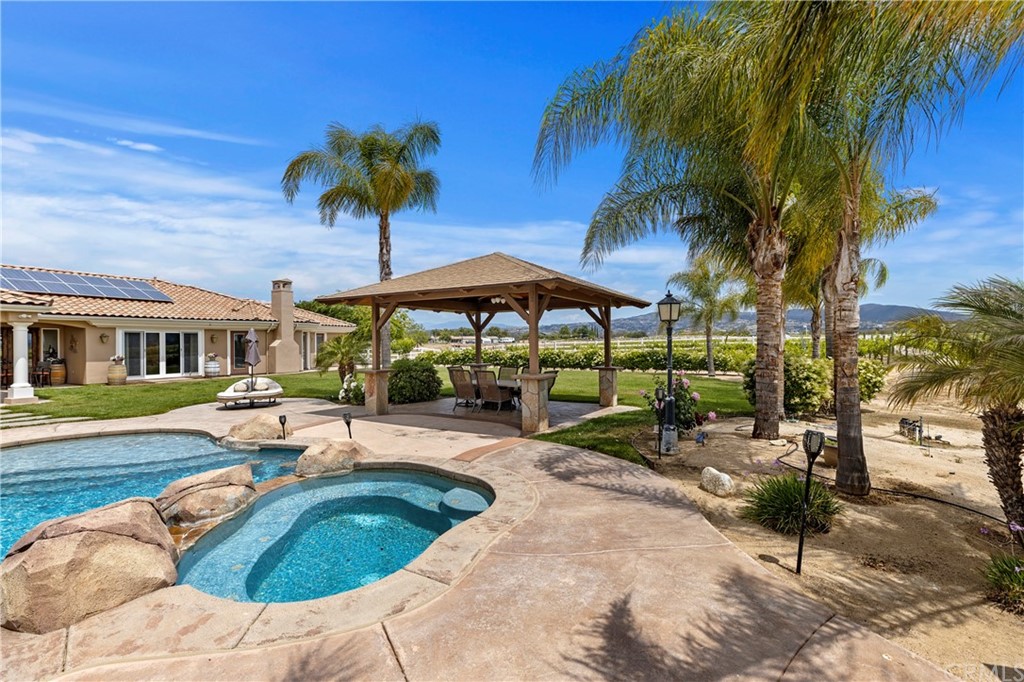 35767 Vía Las Ramblas Temecula, CA 92592 - Photo 15 of 74