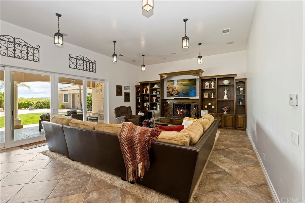 35767 Vía Las Ramblas Temecula, CA 92592 - Photo 22 of 74