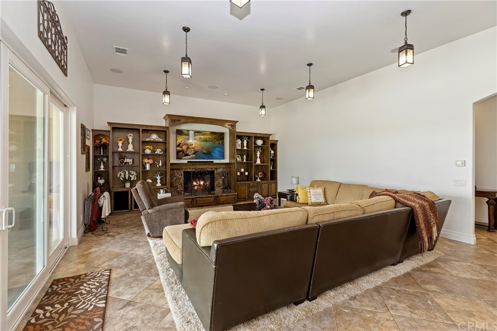 35767 Vía Las Ramblas Temecula, CA 92592 - Photo 23 of 74