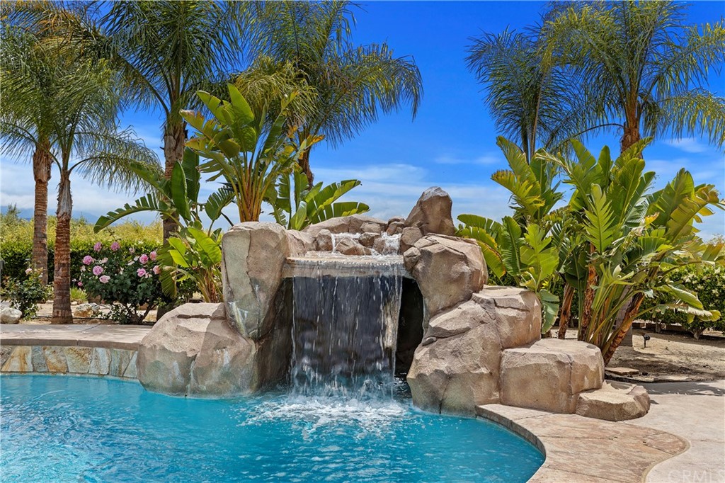 35767 Vía Las Ramblas Temecula, CA 92592 - Photo 10 of 74