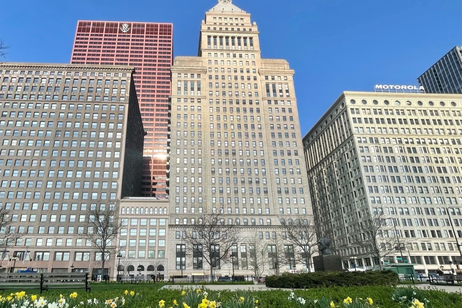 310 South Michigan Avenue, Unit 1001 Chicago, IL 60604 - Photo 1 of 40 a front view of a building