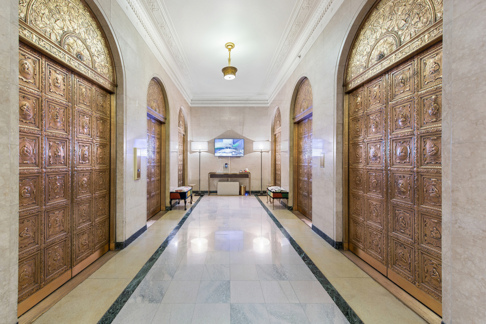 310 South Michigan Avenue, Unit 1001 Chicago, IL 60604 - Photo 35 of 40 a view of a entryway door with living room
