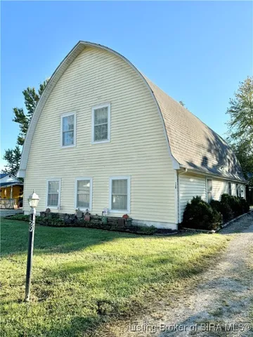 $199,900 | 127 South 4th Street, Austin, IN 47102