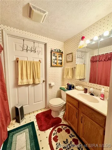 $199,900 | 127 South 4th Street, Austin, IN 47102