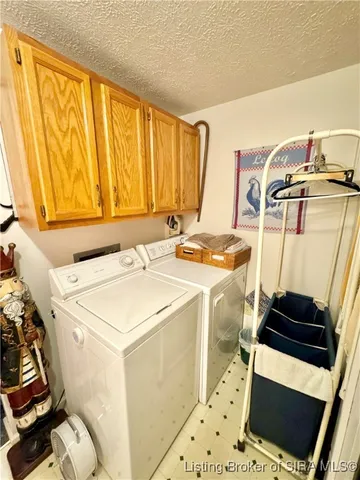 $199,900 | 127 South 4th Street, Austin, IN 47102