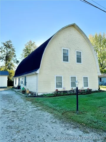 $199,900 | 127 South 4th Street, Austin, IN 47102