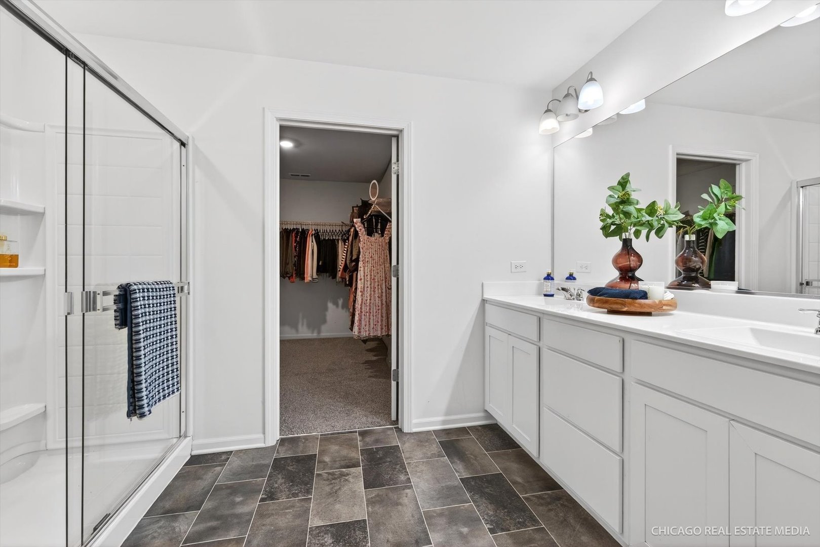 1571 Middleton Road Pingree Grove, IL 60140 - Photo 16 of 35 a hallway with mirror and view of bathroom