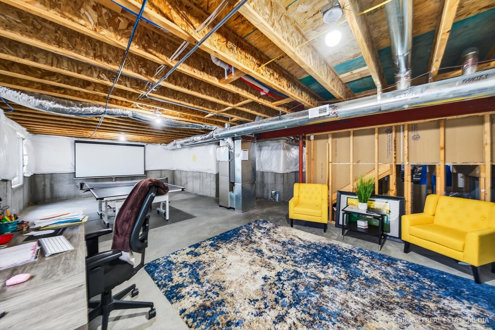 1571 Middleton Road Pingree Grove, IL 60140 - Photo 23 of 35 a room with furniture