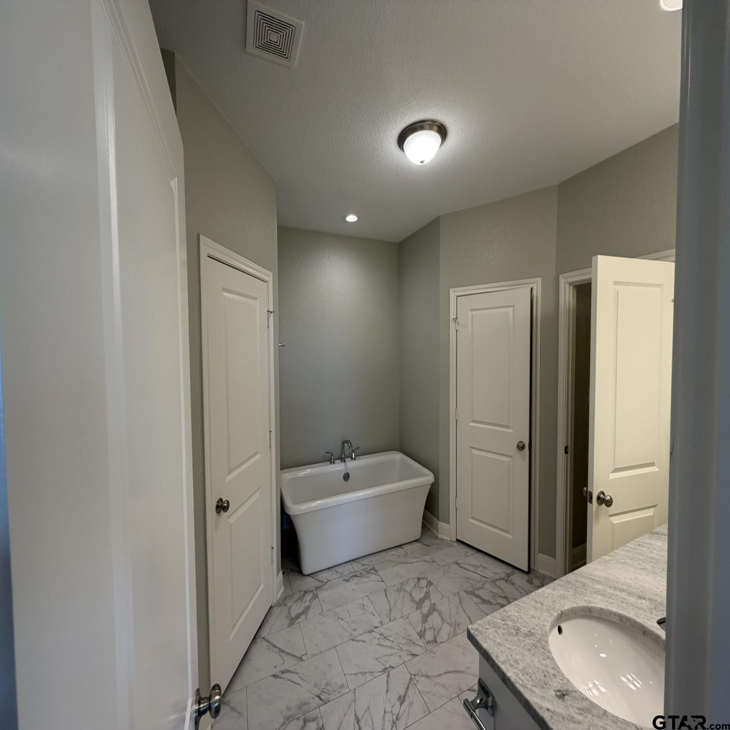 2009 Grassy Ridge Lane Tyler, TX 75703 - Photo 4 of 25