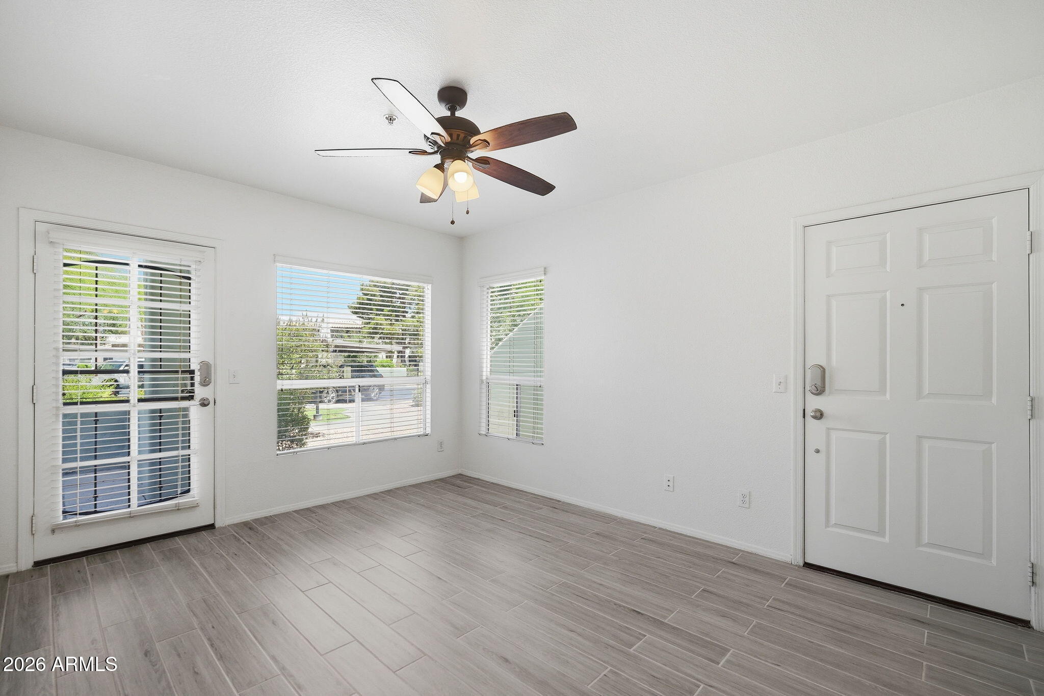 1825 West Ray Road, Unit 1083 Chandler, AZ 85224 - Photo 5 of 26 LivingRoom