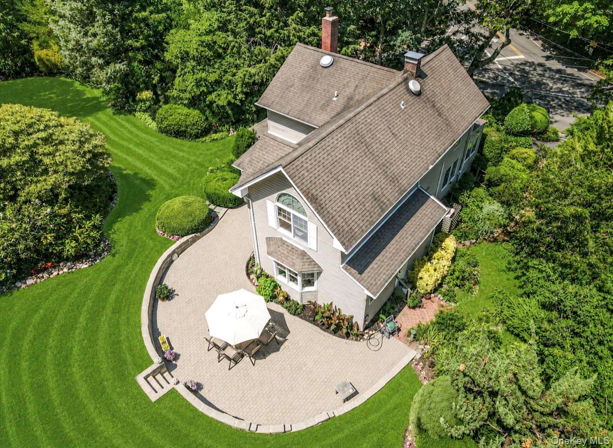 111 Stony Hollow Road Centerport, NY 11721 - Photo 1 of 33