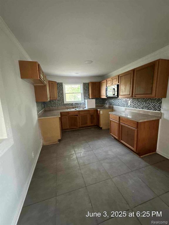 7025 Coldwater Road Flushing, MI 48433 - Photo 11 of 20