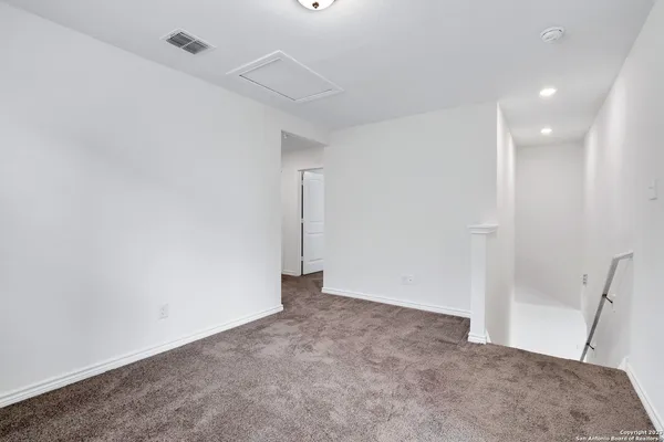 $2,100 | 11732 Red Pheasant, San Antonio, TX 78245