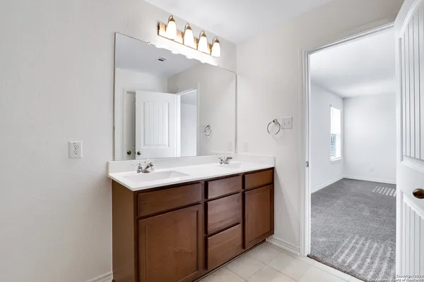 $2,100 | 11732 Red Pheasant, San Antonio, TX 78245