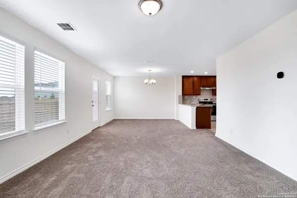 $2,100 | 11732 Red Pheasant, San Antonio, TX 78245